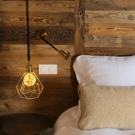 Demeure Sauvage - Etage 2 Bed & Breakfast *
